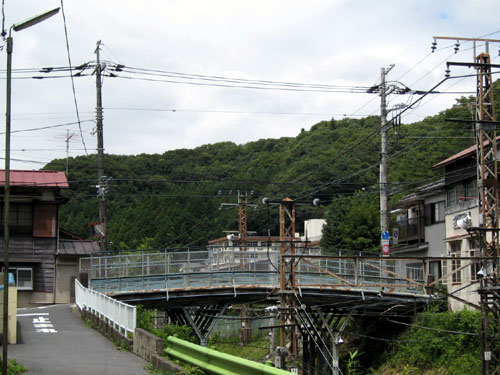 青梅駅東側の陸橋