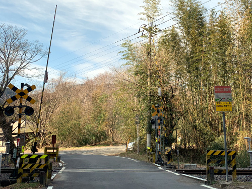 生瀬街道踏切