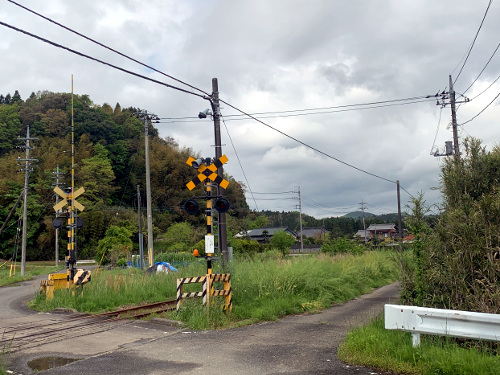 沢尻踏切の近く