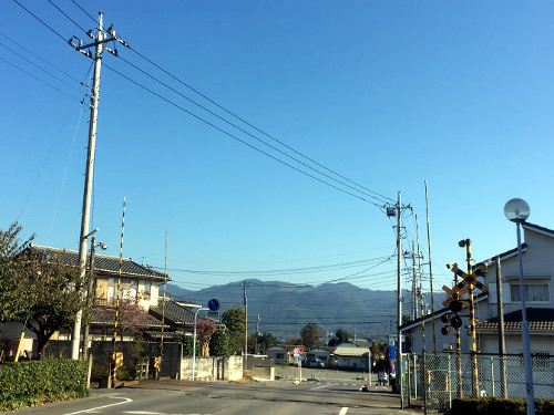 運動公園駅近くの踏切