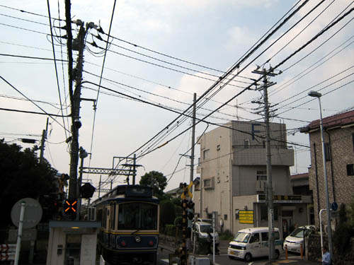 石上駅 鎌倉駅方の踏切