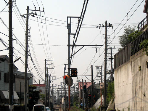 鵠沼駅手前