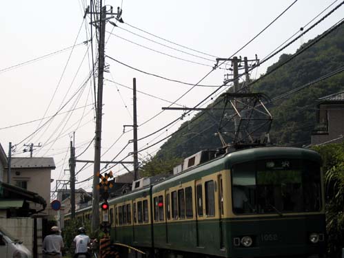 道路と並行する所の踏切